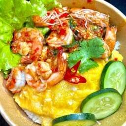 แวกิง กระเพราฮาลาล ฟรีไข่ เพิ่มข้าวฟรี