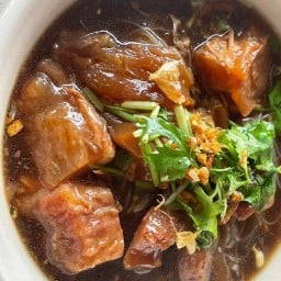 ก๋วยเตี๋ยวเนื้อแต้แต้