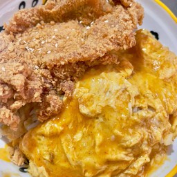 ข้าวไก่ทอด ไข่ข้น (ไข่จุกๆ2ฟอง)