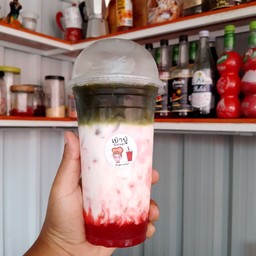 ชาเขียวนมสดสตอเบอรี่