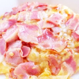 ข้าวไข่ข้นเบคอน