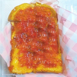 ขนมปังปิ้งเนย-แยมสตรอเบอรี่