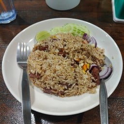 ข้าวผัดลุงยุธ