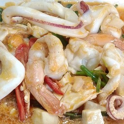 กุ้ง+หมึกผัดไข่เค็ม