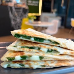 Quesadilla cheese spinach - 6 pieces