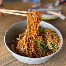 ผัดหมี่โคราช ไก่