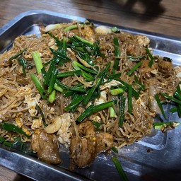 ผัดหมี่โคราช ไข่