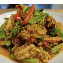 หมึกผัดผงกะหรี่