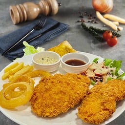 คอมบาย4 (ไก่คริปปี้ (อกไก่ชุปแป้งทอด) + หมูทงคัสสึ )