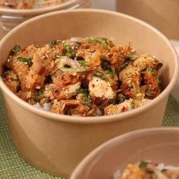 ข้าวยำไก่แซ่บ by ไทบ้าน