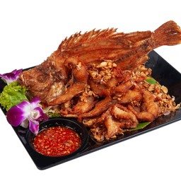 ปลาทับทิมทอดกระเทียม