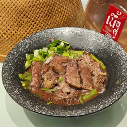 ก๋วยเตี๋ยวเนื้อตุ๋น + เนื้อสด