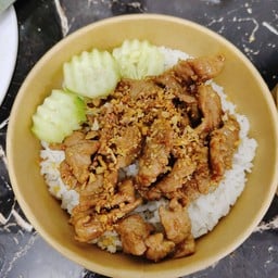 กะเพราหอมรสเลิศ เฮียฟู่-หน้าเมือง