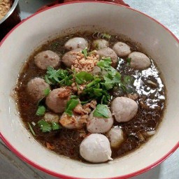 ก๋วยเตี๋ยวหมูตุ๋น - เนื้อตุ๋น ดุ๊กดุ๊ก ซ.เอกชัย 88