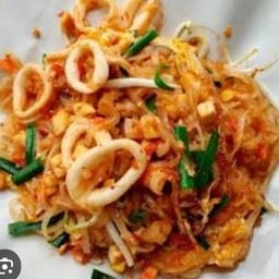 ผัดไทยปลาหมึก