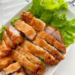 สามชั้นทอดน้ำปลา