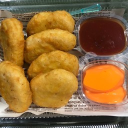 นัตเก็ตไก่ทอด (8 ชิ้น) พร้อมซอส