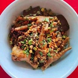 หมี่เหลืองแห้งไก่ตุ๋น