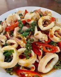 ผัดฉ่าปลาหมึก