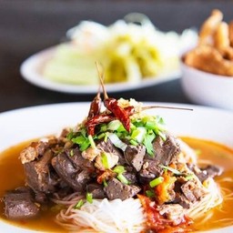 ขนมจีนน้ำเงี้ยว