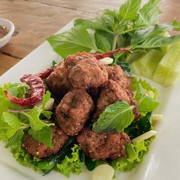 ลาบหมูทอด