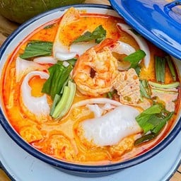 ต้มยำรวมมิตร มะพร้าวน้ำข้น (หม้อไฟ)