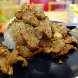 ข้าวหมูกระเทียม