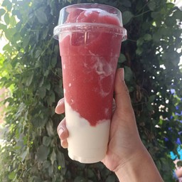 สตรอเบอร์รี่+โยเกิร์ตปั่น