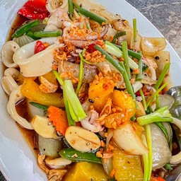 ปลาหมึก ผัดพริกไทยดำ