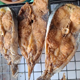 ปลาสวายทอด 1 ชิ้น