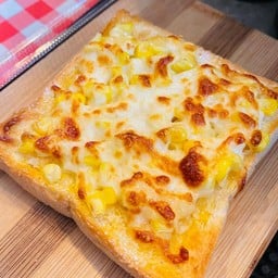 ขนมปังข้าวโพดหวานอบชีสุข