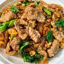 ผัดซีอิ้วหมู-ทะเล-รวมมิตร-หมูกรอบ