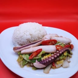 ผัดผักกาดขาวปลาหมึก