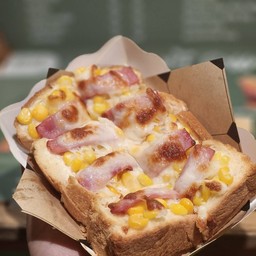 ปังข้าวโพด ชีส