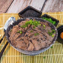 G8. ข้าวหน้าเนื้อริบอาย ซอสชาบู ฮอกไกโด