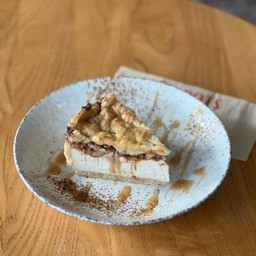 Apple Crumble Cheesecake (GF) (N)