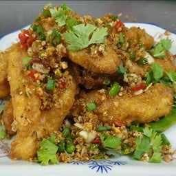 เนื้อปลาทับทิมทอดคั่วพริกเกลือ