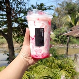 นมสดสตอเบอรี่