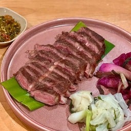 เนื้อย่างจิ้มแจ่ว / Grilled Beef 
