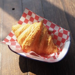 ครัวซองต์เนยสด