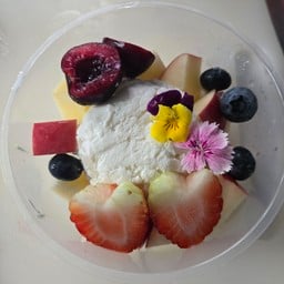 Fruit verve (กรีกโยเกิร์ตผลไม้สด) 417