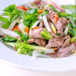 ยำเนื้อย่าง