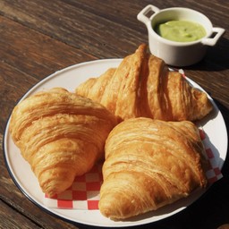 โปรโมชั่น ครัวซองต์เนยสด 3 ชิ้น แถมฟรี ดิป