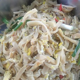 ผัดหน่อไม้ใส่ไข่