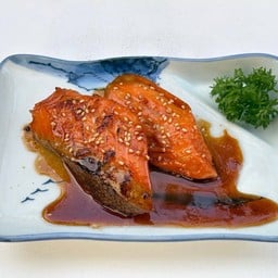 แซลม่อนย่างซอส