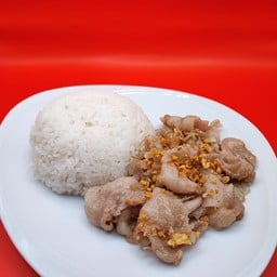 สามชั้นสไลด์ผัดกระเทียม