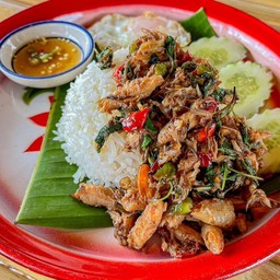 ข้าวกระเพราเนื้อปู