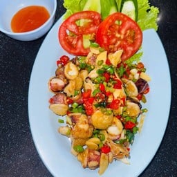 ปลาหมึกผัดพริกเกลือ