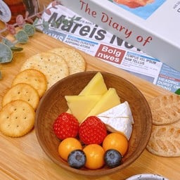 Craft & Melt - Cheese Board & Beverage
