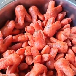 ไส้กรอกแดงทอด 15 ชิ้น